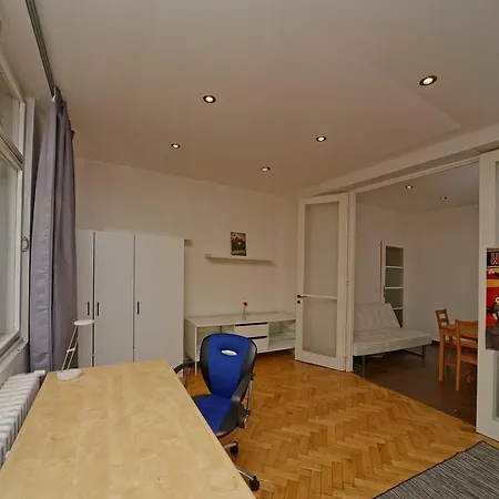 Vorsilska Apartment